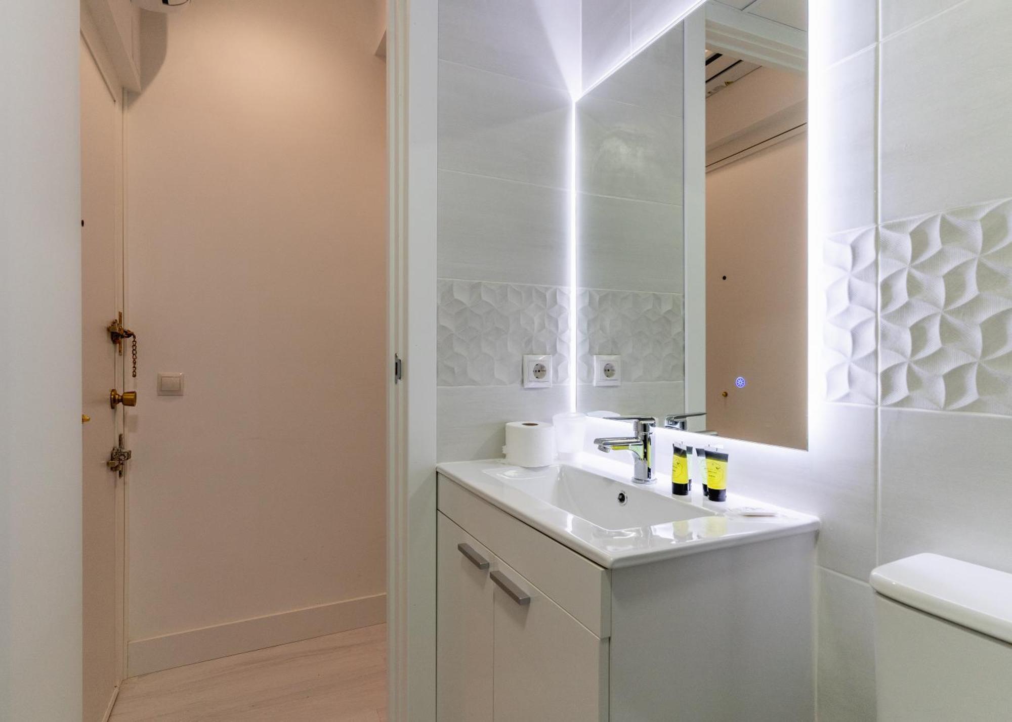 Modern Studio-1Bathroom-Chueca マドリード エクステリア 写真